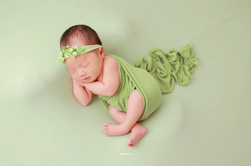 郴州宝宝边吃边拉正常吗